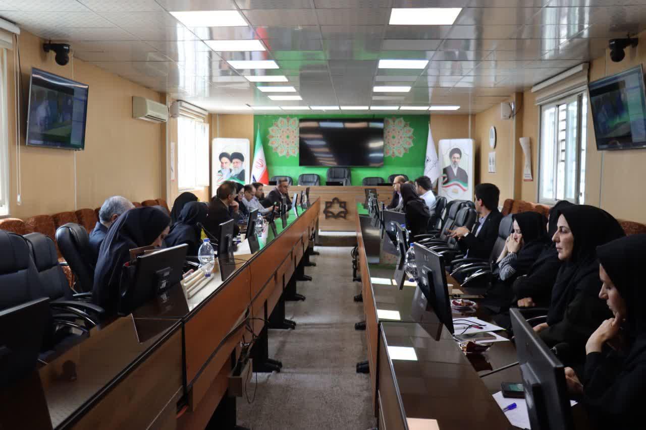 بررسی شاخص‌ها و چالش‌های بخش اورژانس بیمارستان‌های استان مرکزی در کمیته دانشگاهی تعالی خدمات